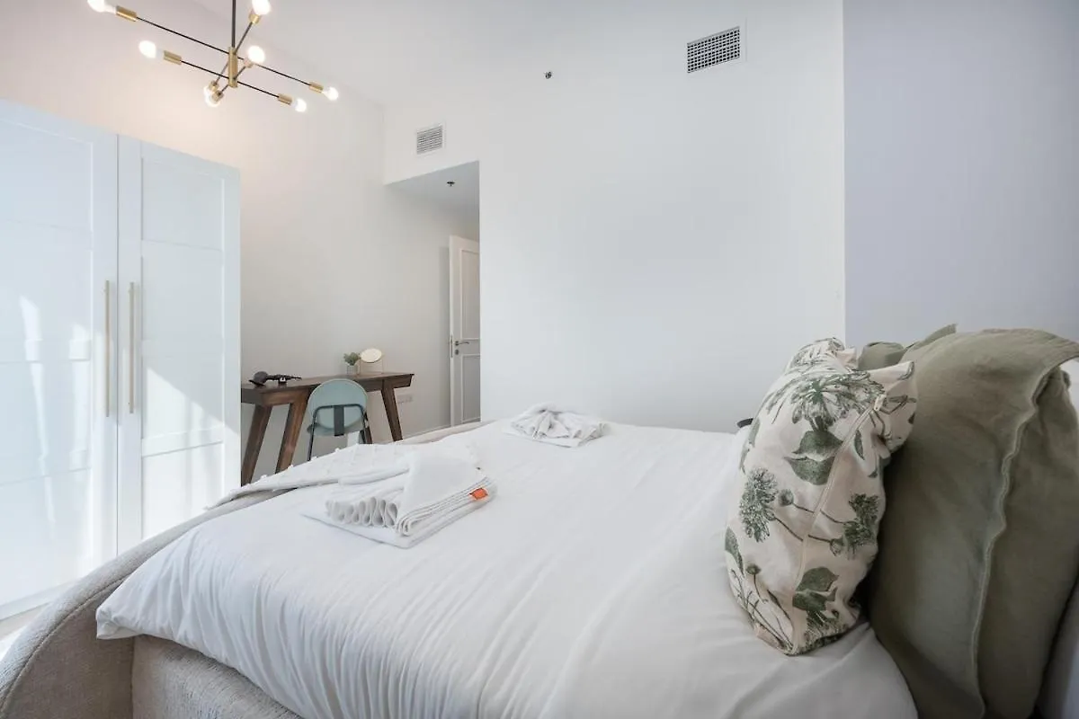Premium 1-Bedroom Apartment In Dubai Marina